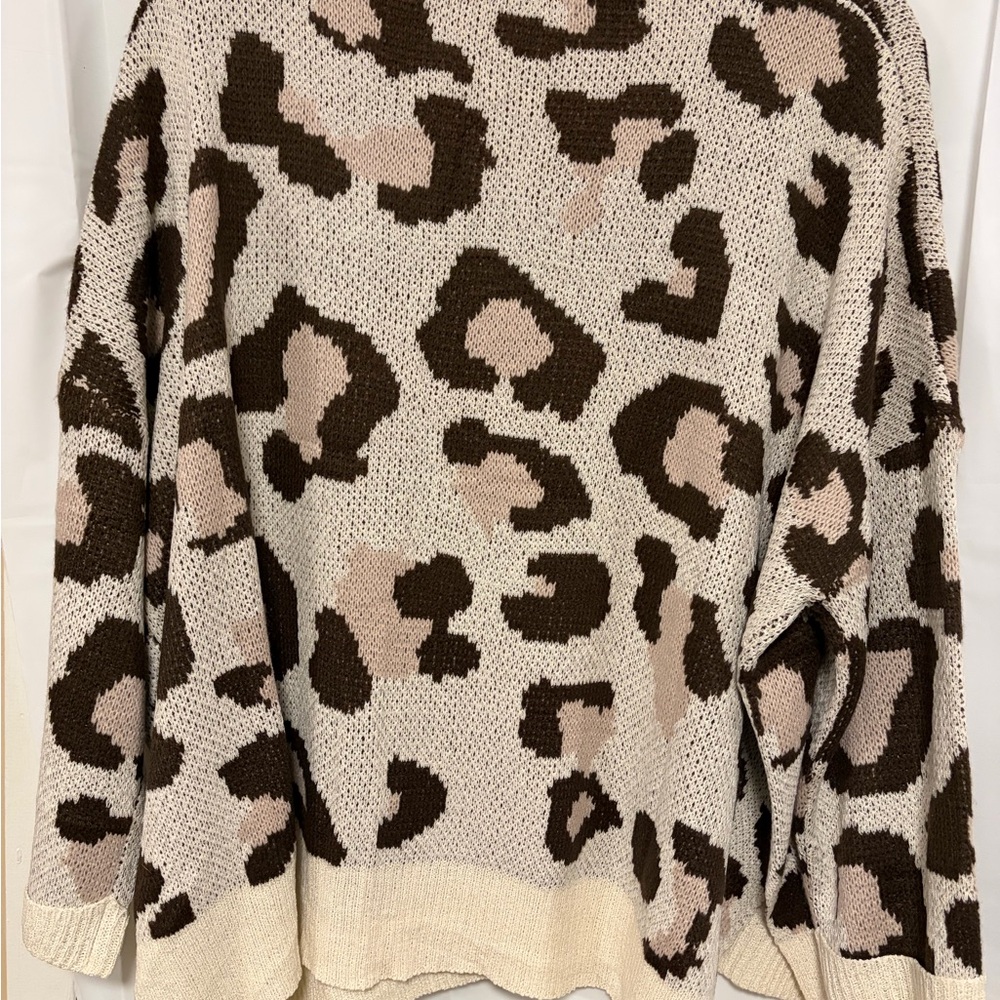 Leopard Print Sweater good condition. Ideal for multiple occasions